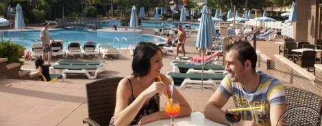 GOLDEN AVENIDA SUITES