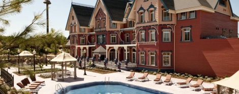 LUCY&#039;S MANSION